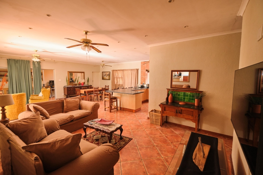 6 Bedroom Property for Sale in Schoongezicht Western Cape
